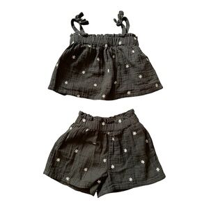 #190, GAP matching set of shorts and top w/embroidery, size 12-18 mo
